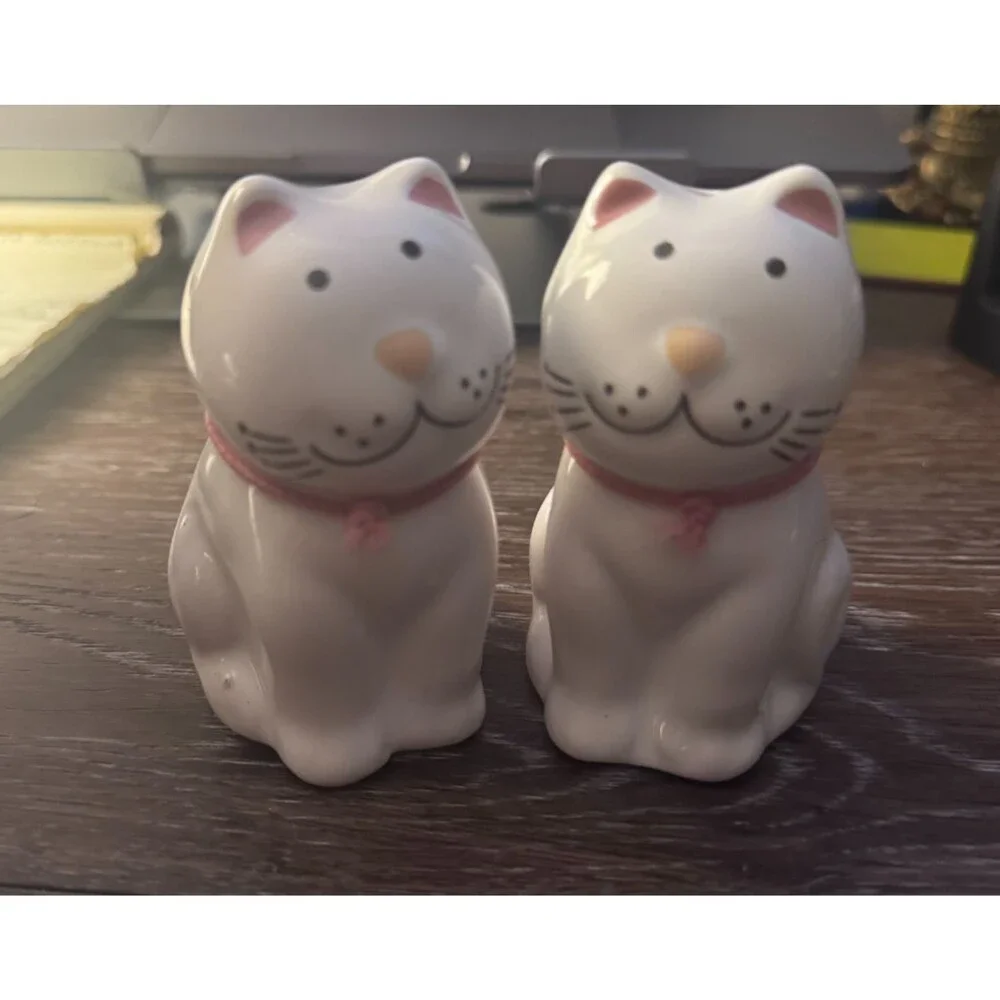 Vintage Cat Salt and Pepper Shaker Set Earthenware 1988 Made in Brazil